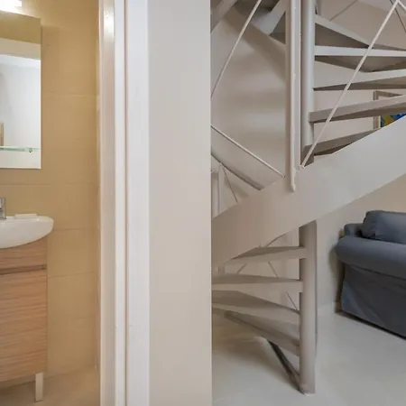 Dimitra House